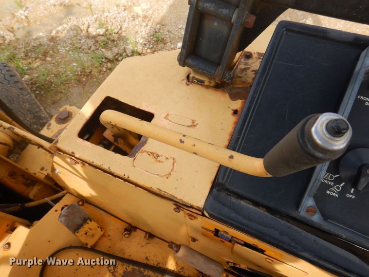 image for item MU9711 1986 John Deere 310C  backhoe