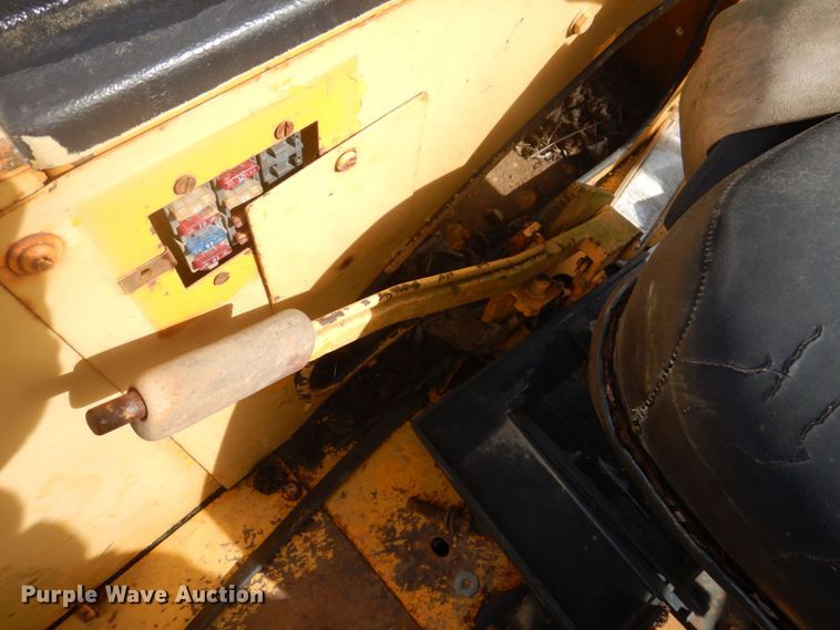 image for item MU9711 1986 John Deere 310C  backhoe