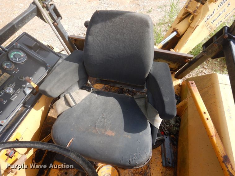 image for item MU9711 1986 John Deere 310C  backhoe