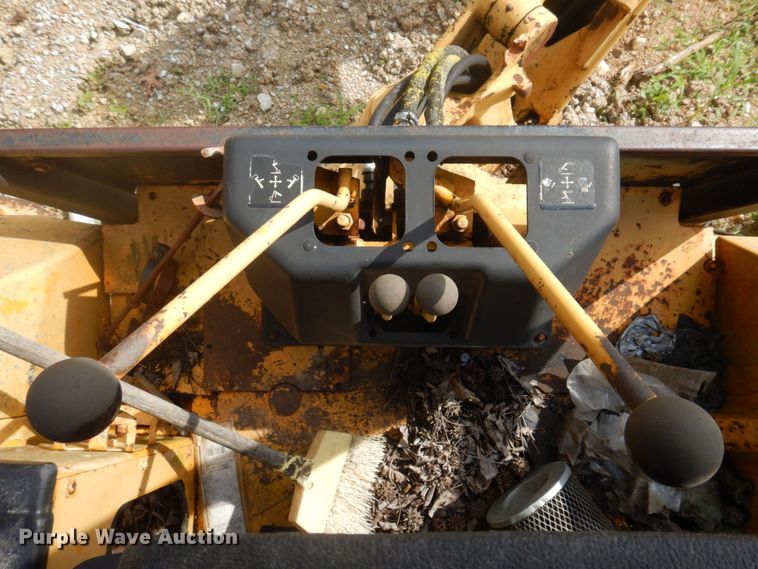 image for item MU9711 1986 John Deere 310C  backhoe