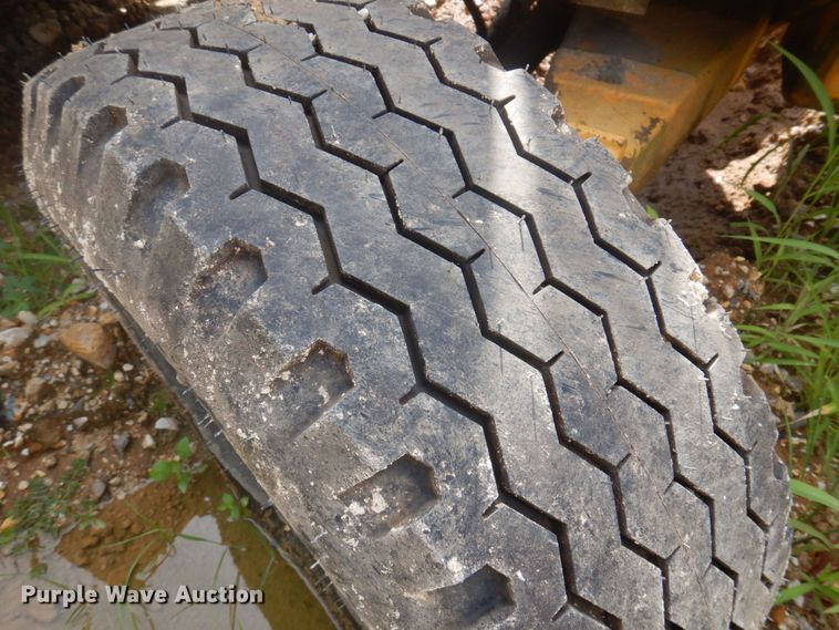 image for item MU9711 1986 John Deere 310C  backhoe