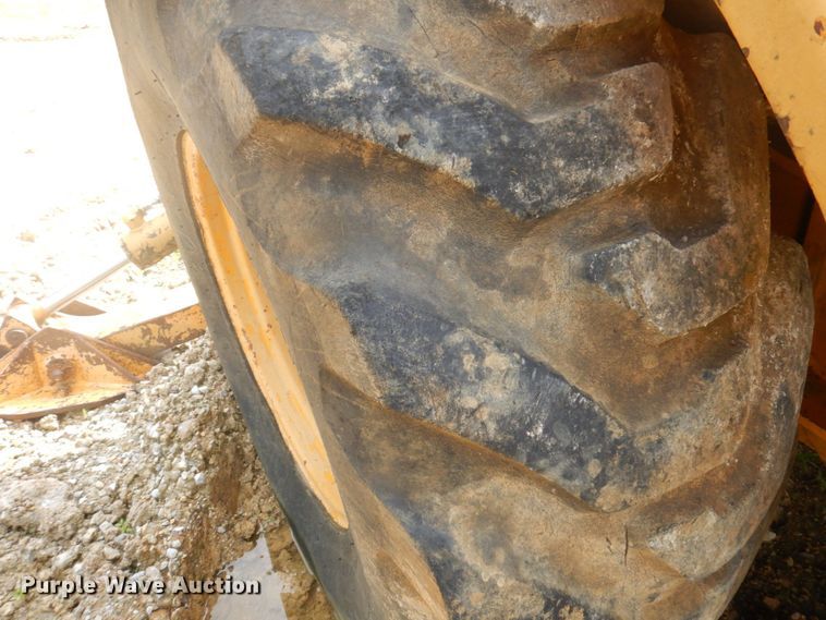 image for item MU9711 1986 John Deere 310C  backhoe