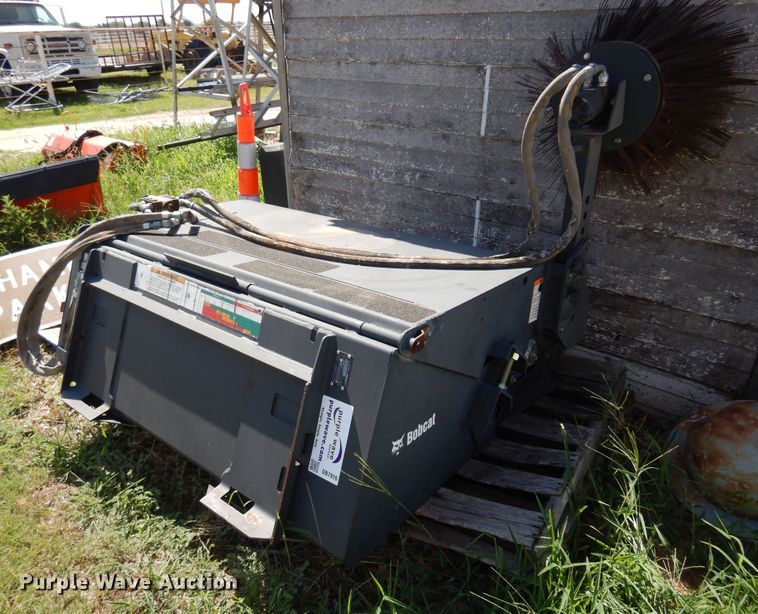 image for item DB7916 2007 Bobcat 60 Sweeper  skid steer sweeper