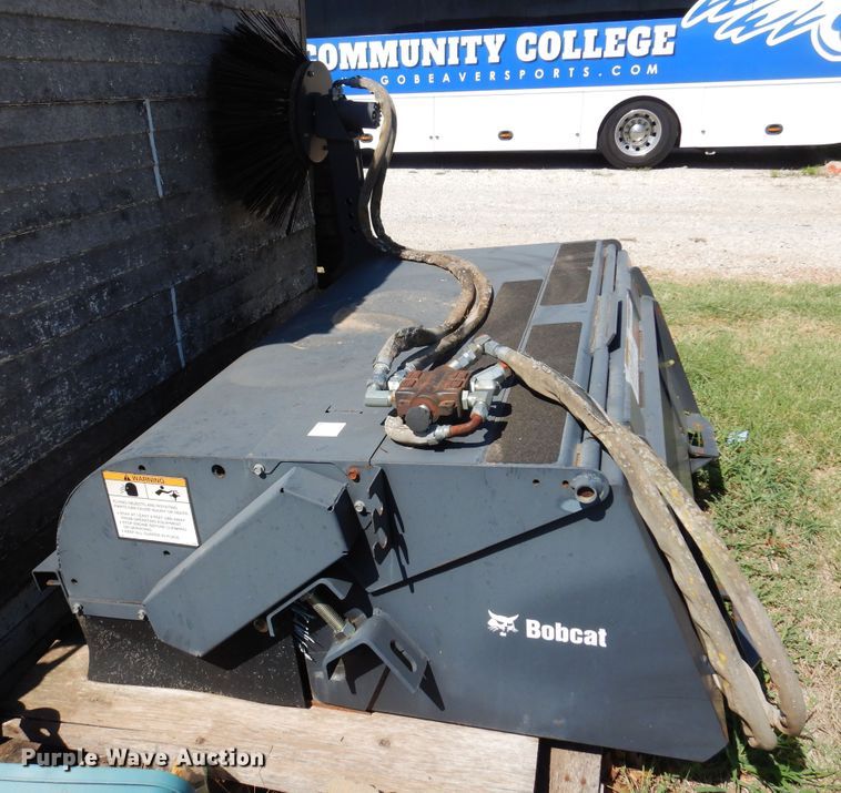 image for item DB7916 2007 Bobcat 60 Sweeper  skid steer sweeper