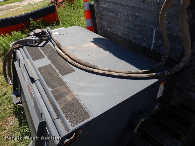 image for item DB7916 2007 Bobcat 60 Sweeper  skid steer sweeper