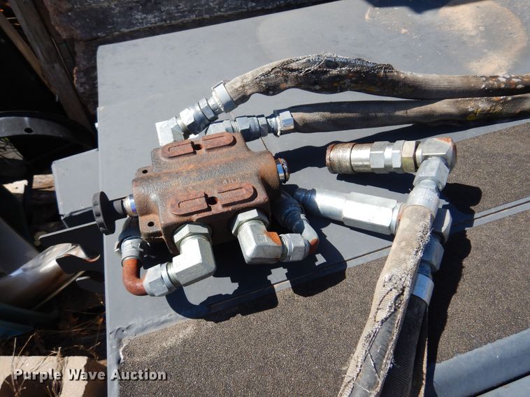 image for item DB7916 2007 Bobcat 60 Sweeper  skid steer sweeper