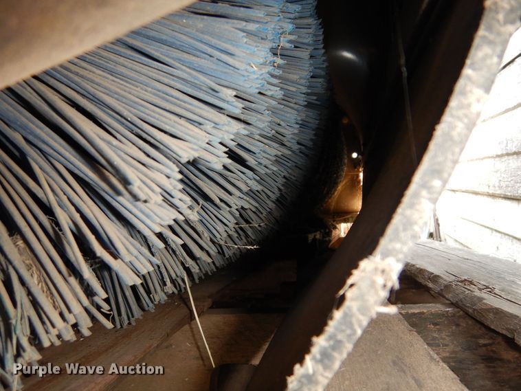 image for item DB7916 2007 Bobcat 60 Sweeper  skid steer sweeper