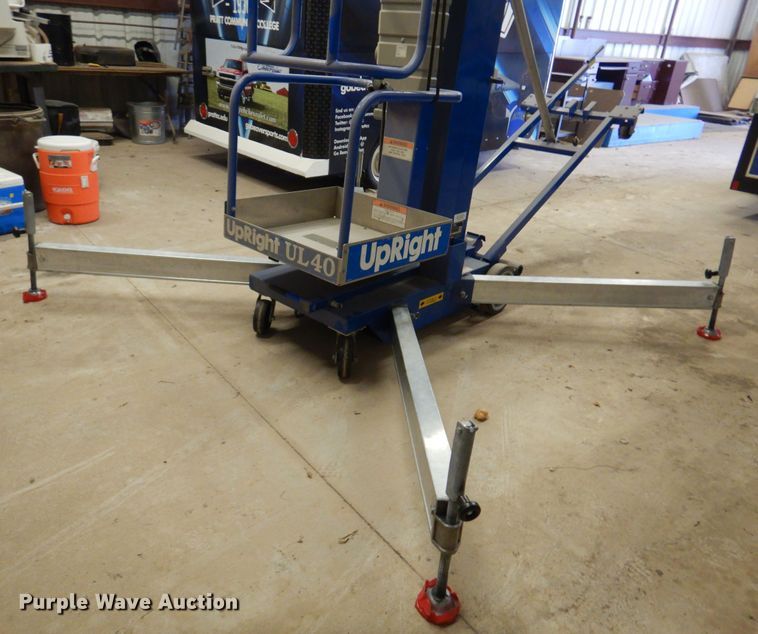 image for item DB7919 Up Right UL40  vertical lift