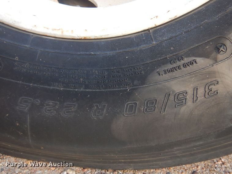 image for item DB7921 1988 MCI  coach bus