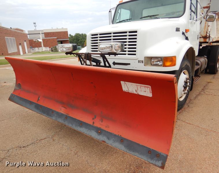 image for item DB7955 2001 International 4700  dump truck