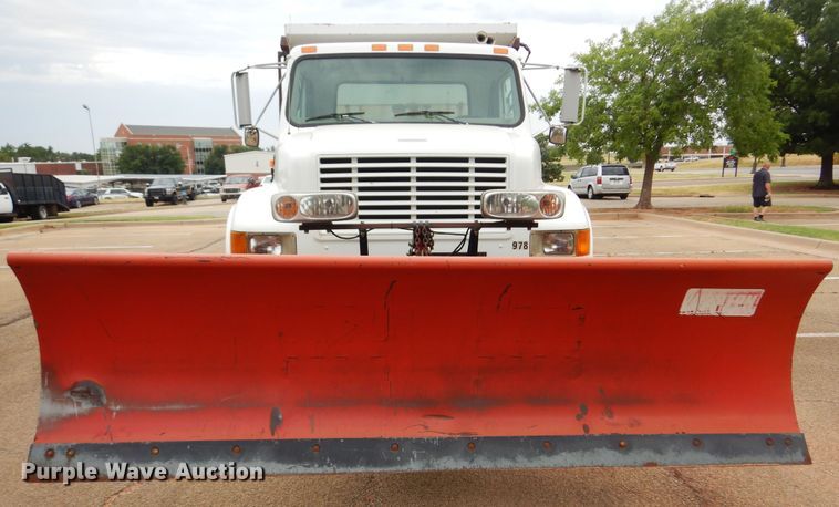 image for item DB7955 2001 International 4700  dump truck