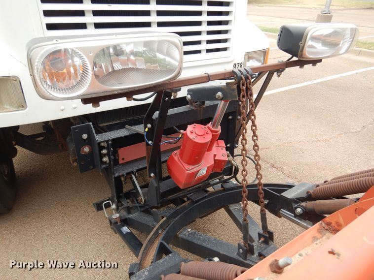 image for item DB7955 2001 International 4700  dump truck