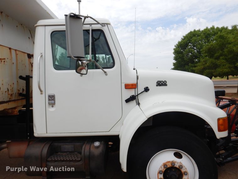 image for item DB7955 2001 International 4700  dump truck