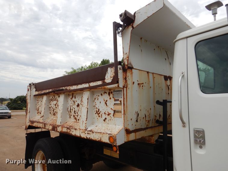 image for item DB7955 2001 International 4700  dump truck