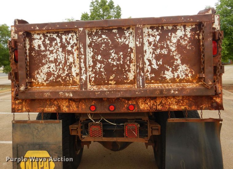 image for item DB7955 2001 International 4700  dump truck