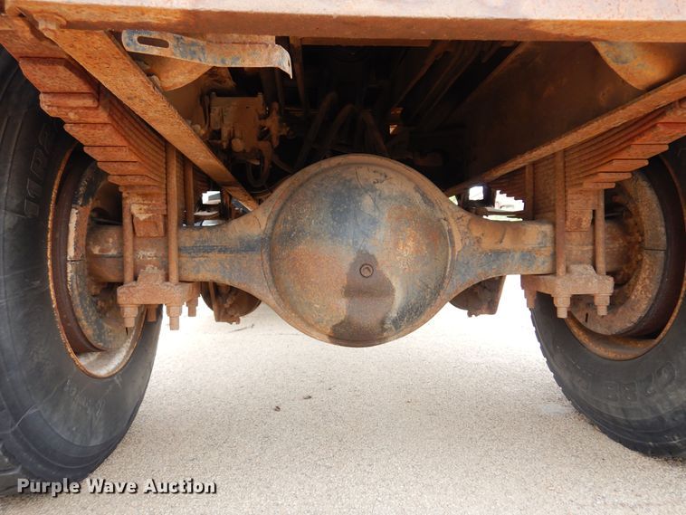 image for item DB7955 2001 International 4700  dump truck