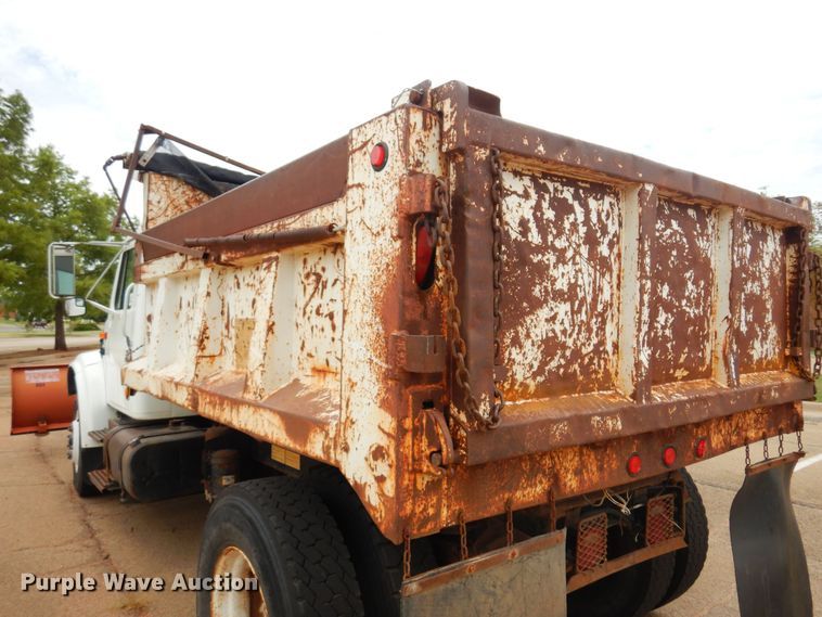 image for item DB7955 2001 International 4700  dump truck