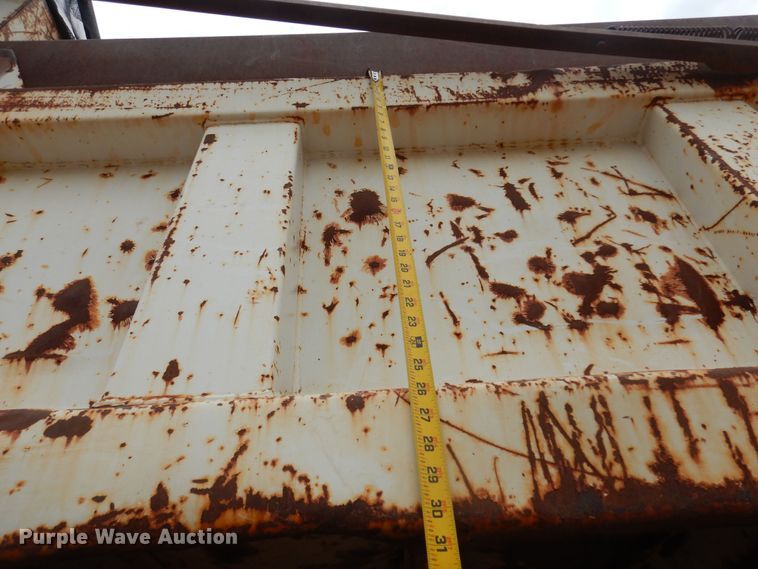 image for item DB7955 2001 International 4700  dump truck