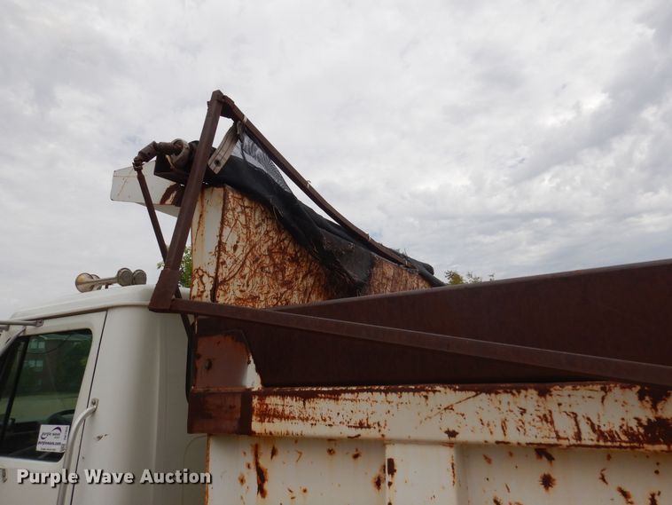 image for item DB7955 2001 International 4700  dump truck