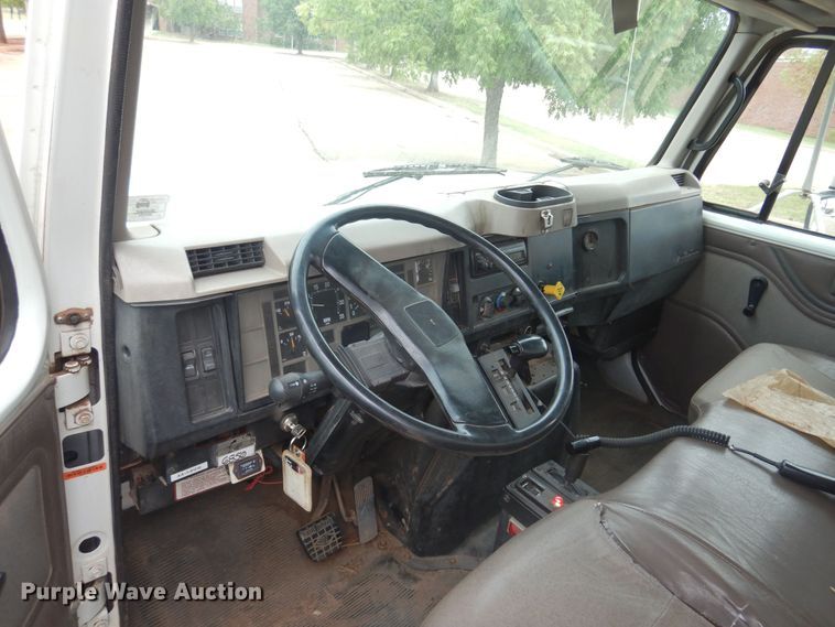 image for item DB7955 2001 International 4700  dump truck