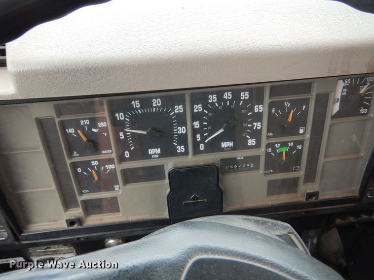 image for item DB7955 2001 International 4700  dump truck