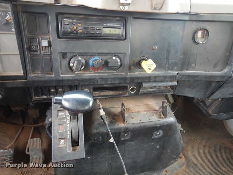 image for item DB7955 2001 International 4700  dump truck