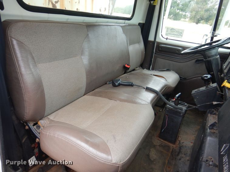 image for item DB7955 2001 International 4700  dump truck