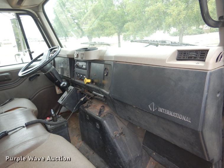 image for item DB7955 2001 International 4700  dump truck