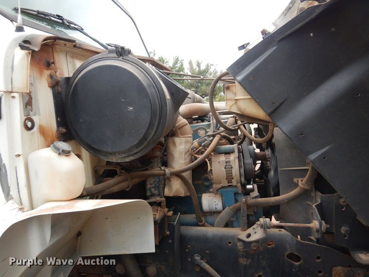 image for item DB7955 2001 International 4700  dump truck