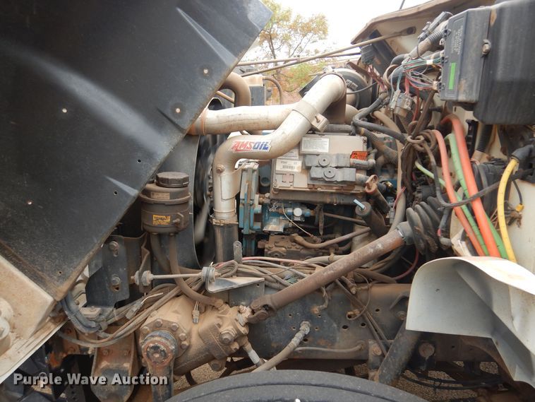 image for item DB7955 2001 International 4700  dump truck