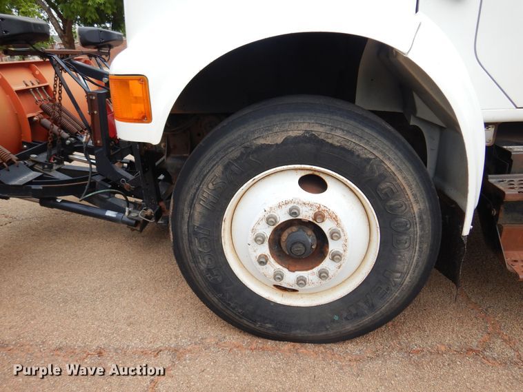 image for item DB7955 2001 International 4700  dump truck