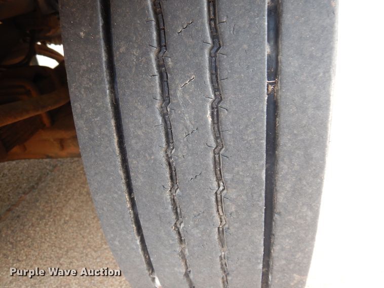 image for item DB7955 2001 International 4700  dump truck