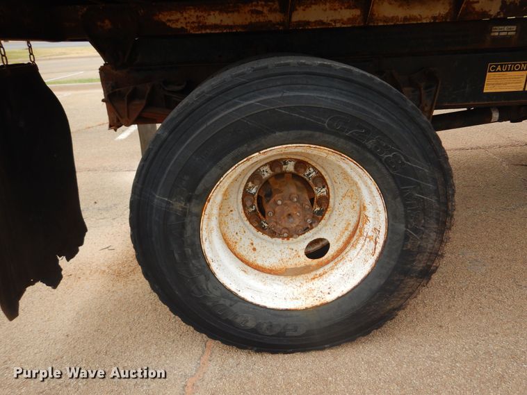 image for item DB7955 2001 International 4700  dump truck