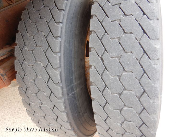 image for item DB7955 2001 International 4700  dump truck