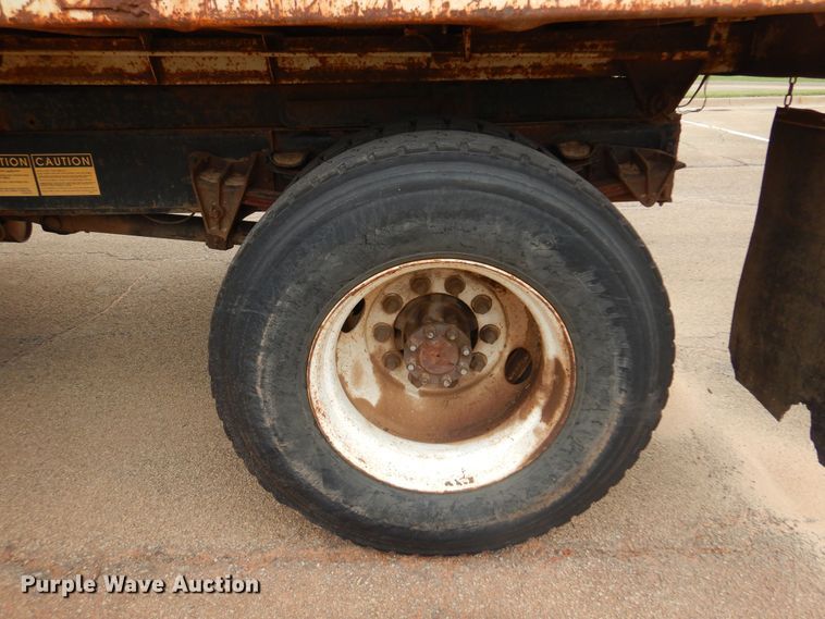 image for item DB7955 2001 International 4700  dump truck