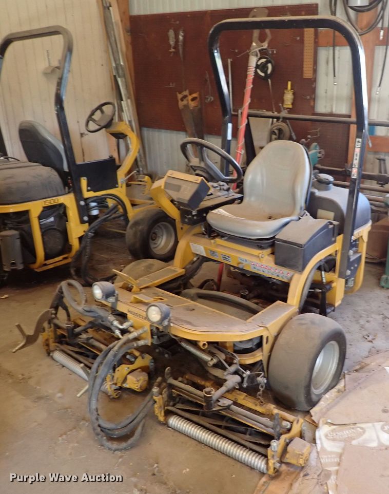 image for item DF5073 Hustler 1500  reel mower