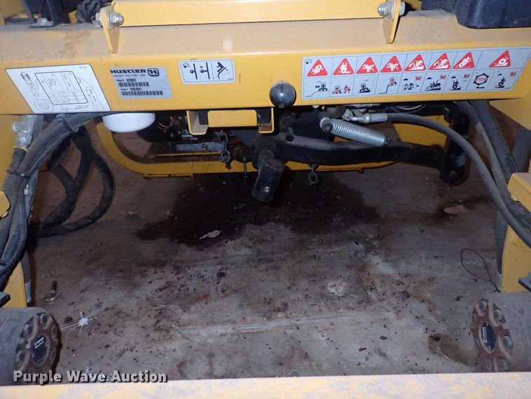 image for item DF5074 Hustler 1500  lawn mower