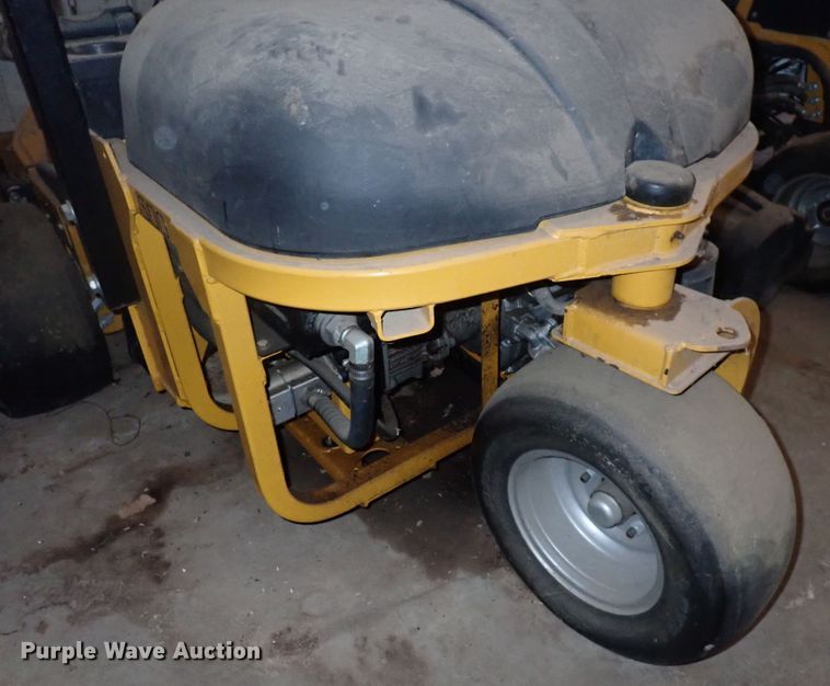 image for item DF5074 Hustler 1500  lawn mower