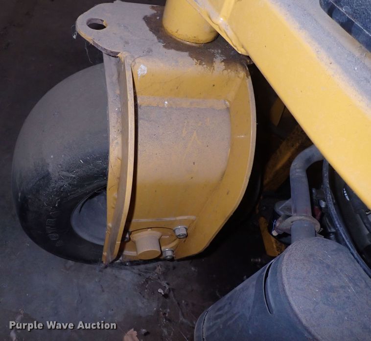 image for item DF5074 Hustler 1500  lawn mower