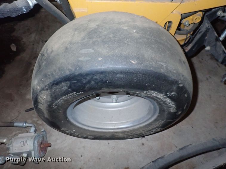 image for item DF5074 Hustler 1500  lawn mower