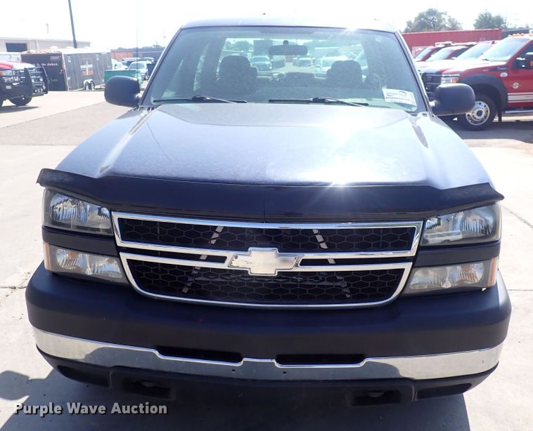 image for item DG5340 2006 Chevrolet Silverado 2500HD  Crew Cab pickup truck