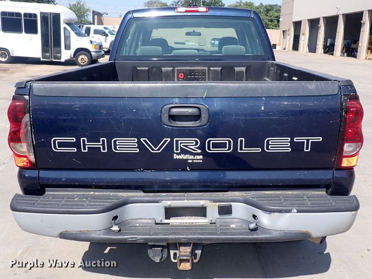 image for item DG5340 2006 Chevrolet Silverado 2500HD  Crew Cab pickup truck