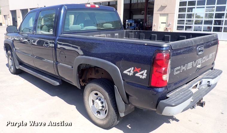 image for item DG5340 2006 Chevrolet Silverado 2500HD  Crew Cab pickup truck