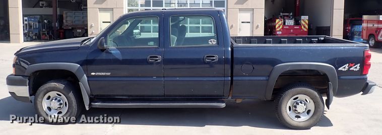 image for item DG5340 2006 Chevrolet Silverado 2500HD  Crew Cab pickup truck