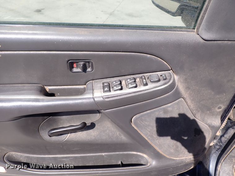 image for item DG5340 2006 Chevrolet Silverado 2500HD  Crew Cab pickup truck