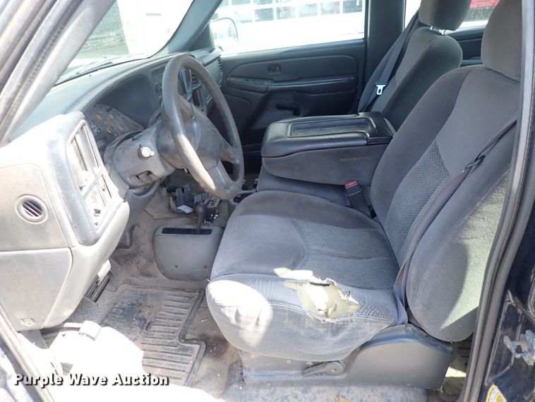 image for item DG5340 2006 Chevrolet Silverado 2500HD  Crew Cab pickup truck