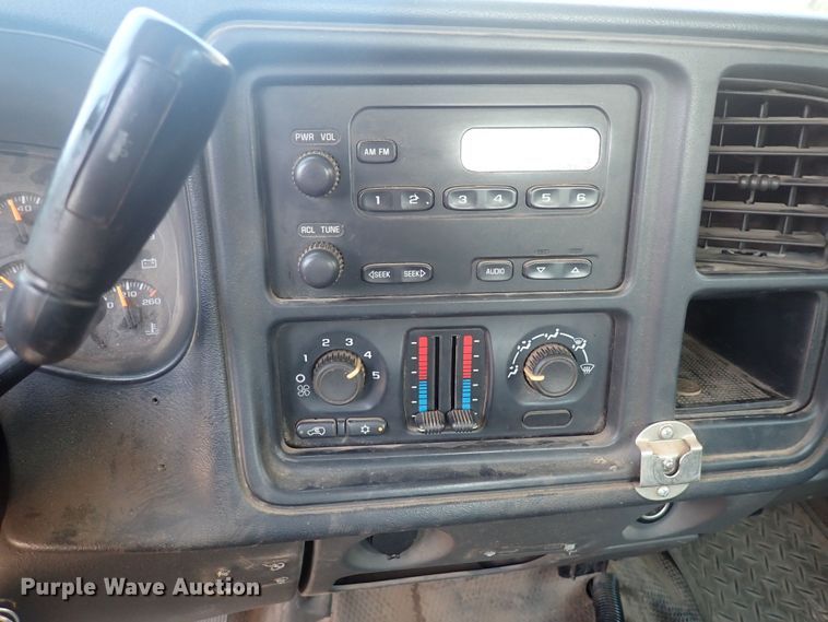 image for item DG5340 2006 Chevrolet Silverado 2500HD  Crew Cab pickup truck