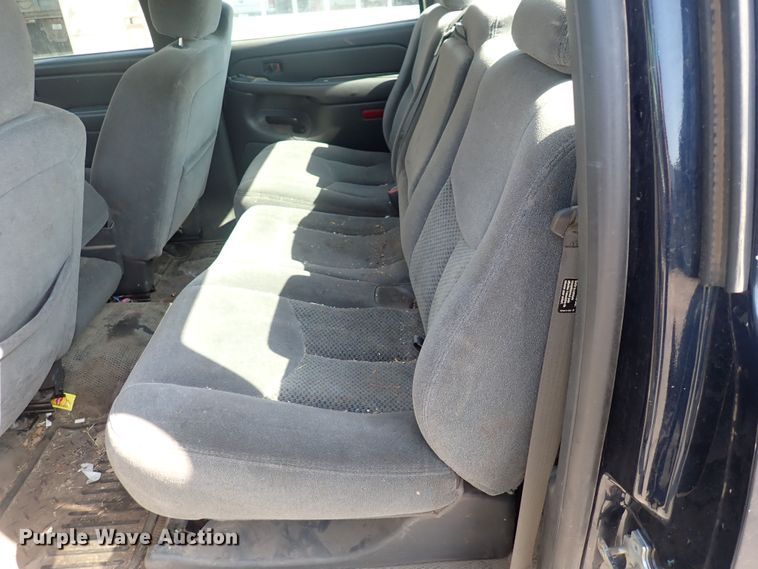 image for item DG5340 2006 Chevrolet Silverado 2500HD  Crew Cab pickup truck