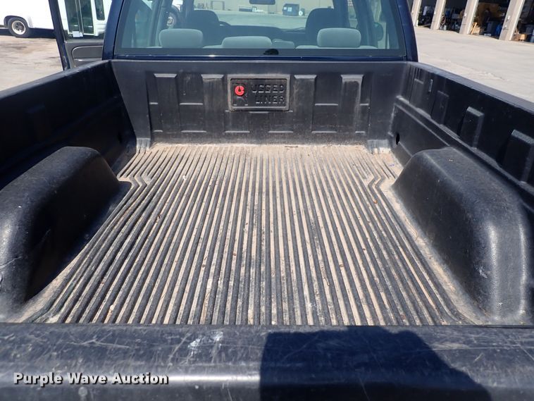 image for item DG5340 2006 Chevrolet Silverado 2500HD  Crew Cab pickup truck