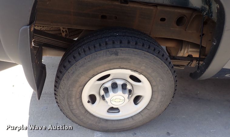 image for item DG5340 2006 Chevrolet Silverado 2500HD  Crew Cab pickup truck